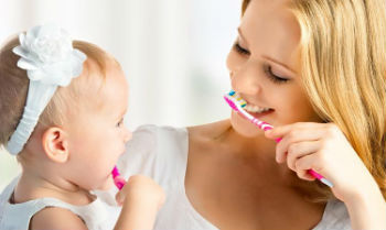 Чистка зубов у ребёнка